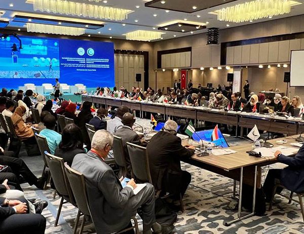 Yurt dışı firmalarla ikili görüşmeler